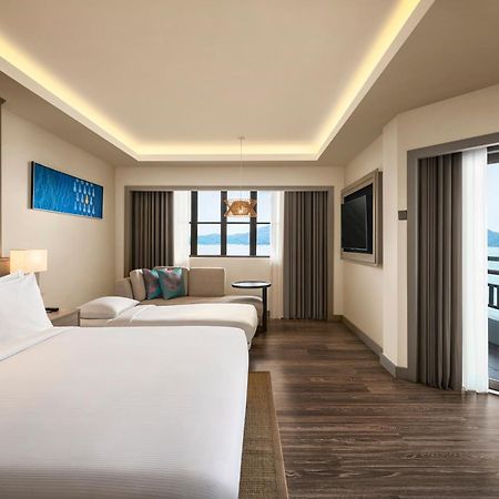 Hotel Doubletree By Hilton Damai Laut Lumut Esterno foto