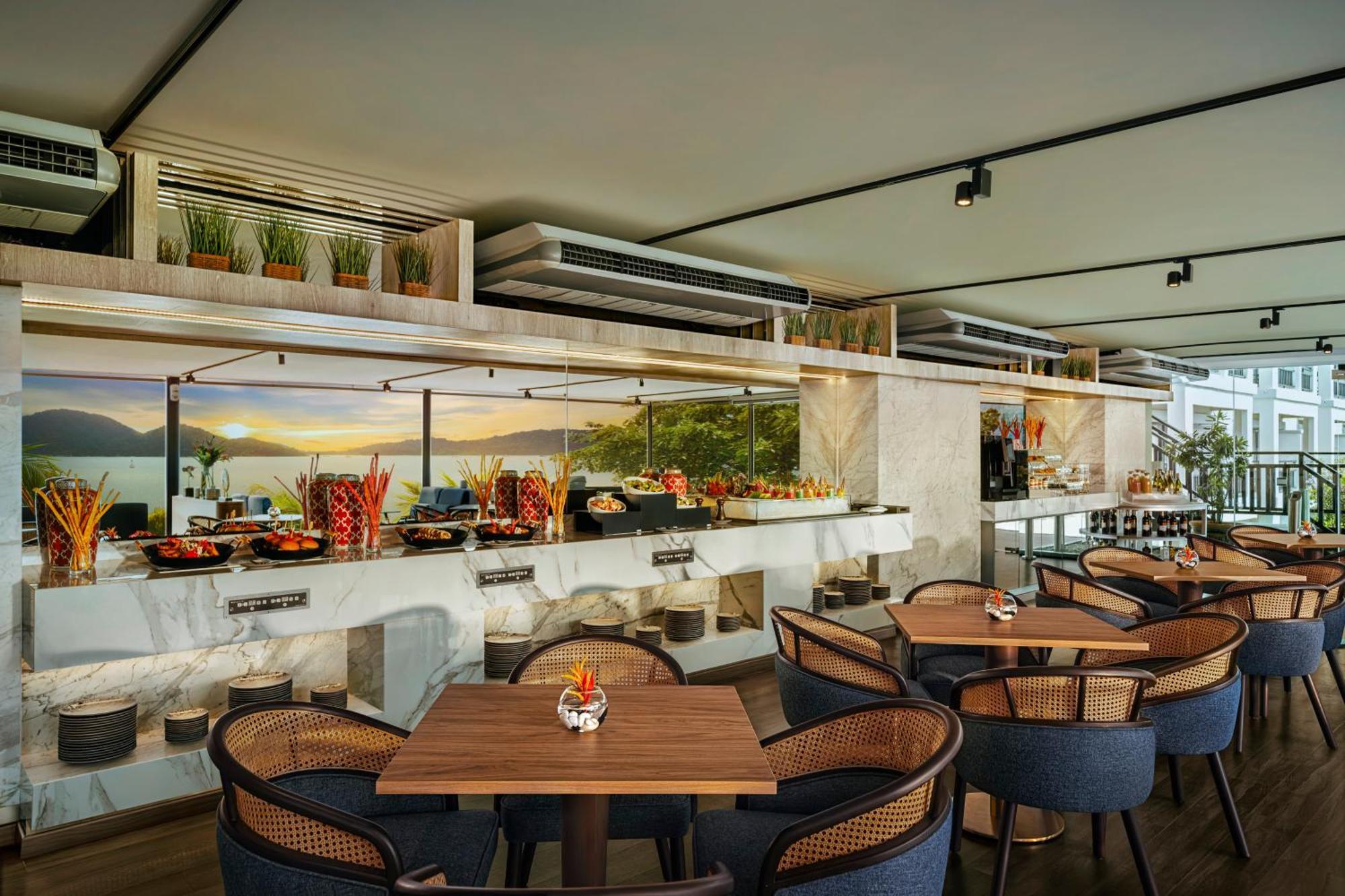 Hotel Doubletree By Hilton Damai Laut Lumut Esterno foto