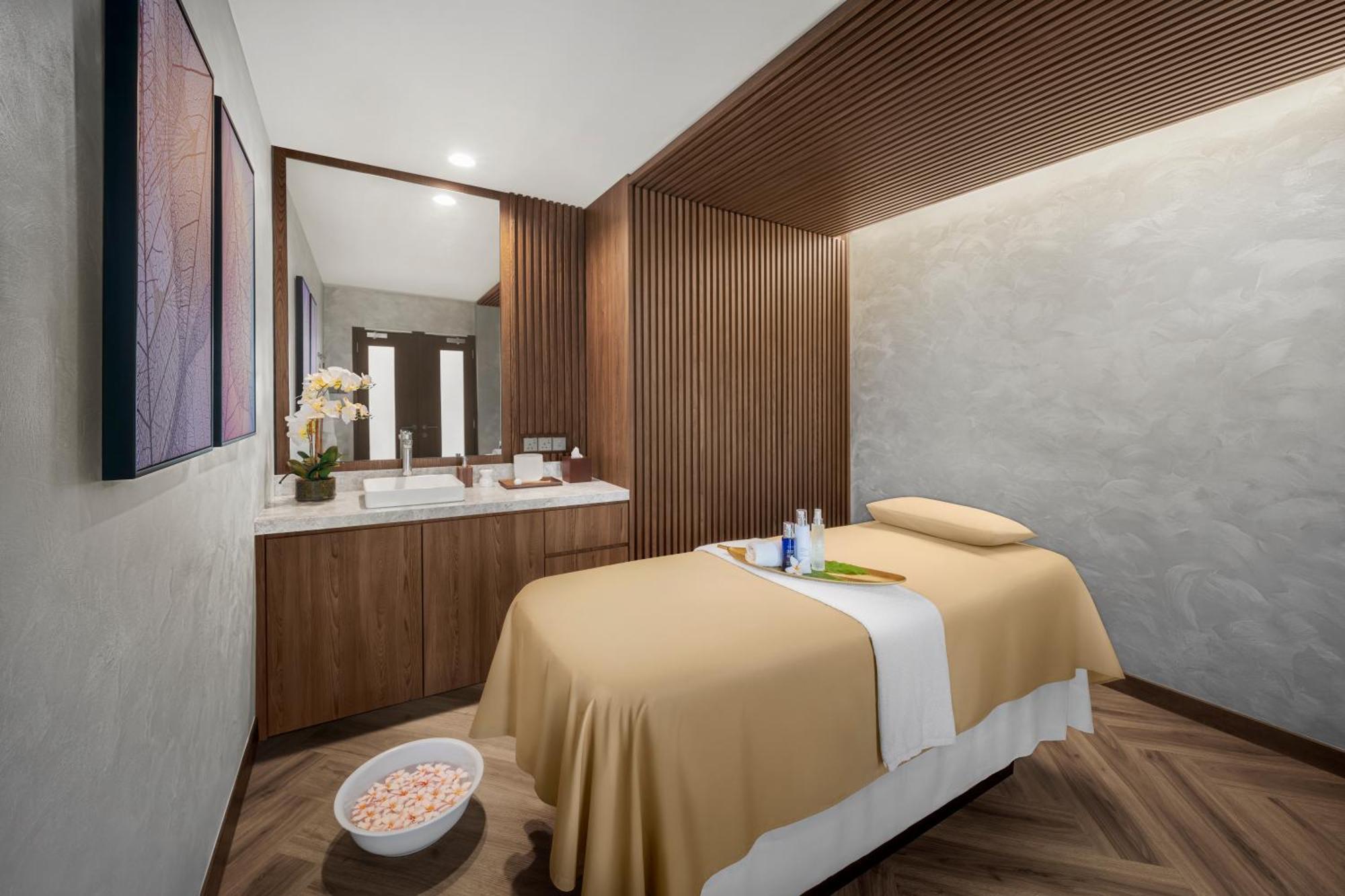 Hotel Doubletree By Hilton Damai Laut Lumut Esterno foto