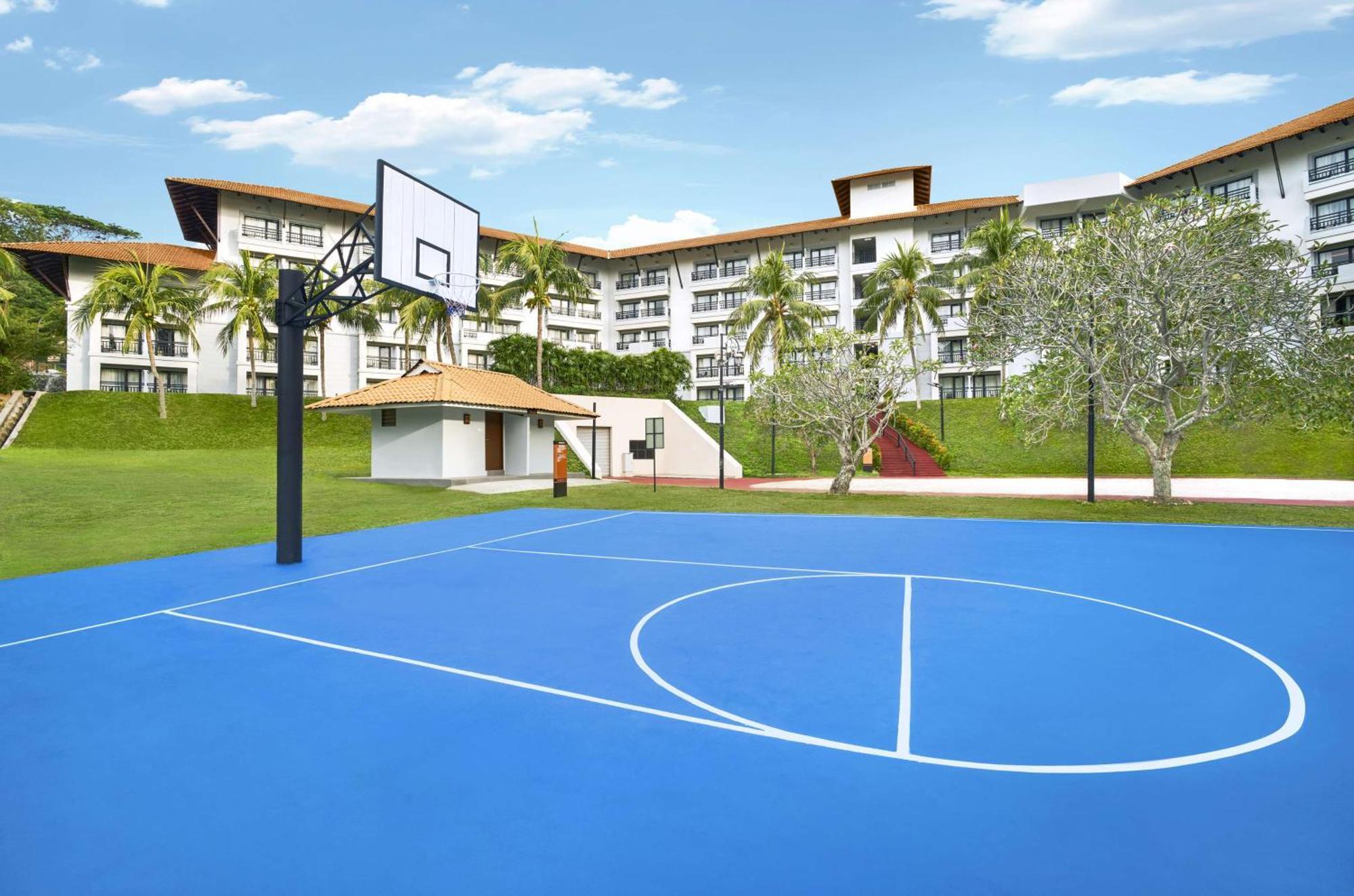 Hotel Doubletree By Hilton Damai Laut Lumut Esterno foto