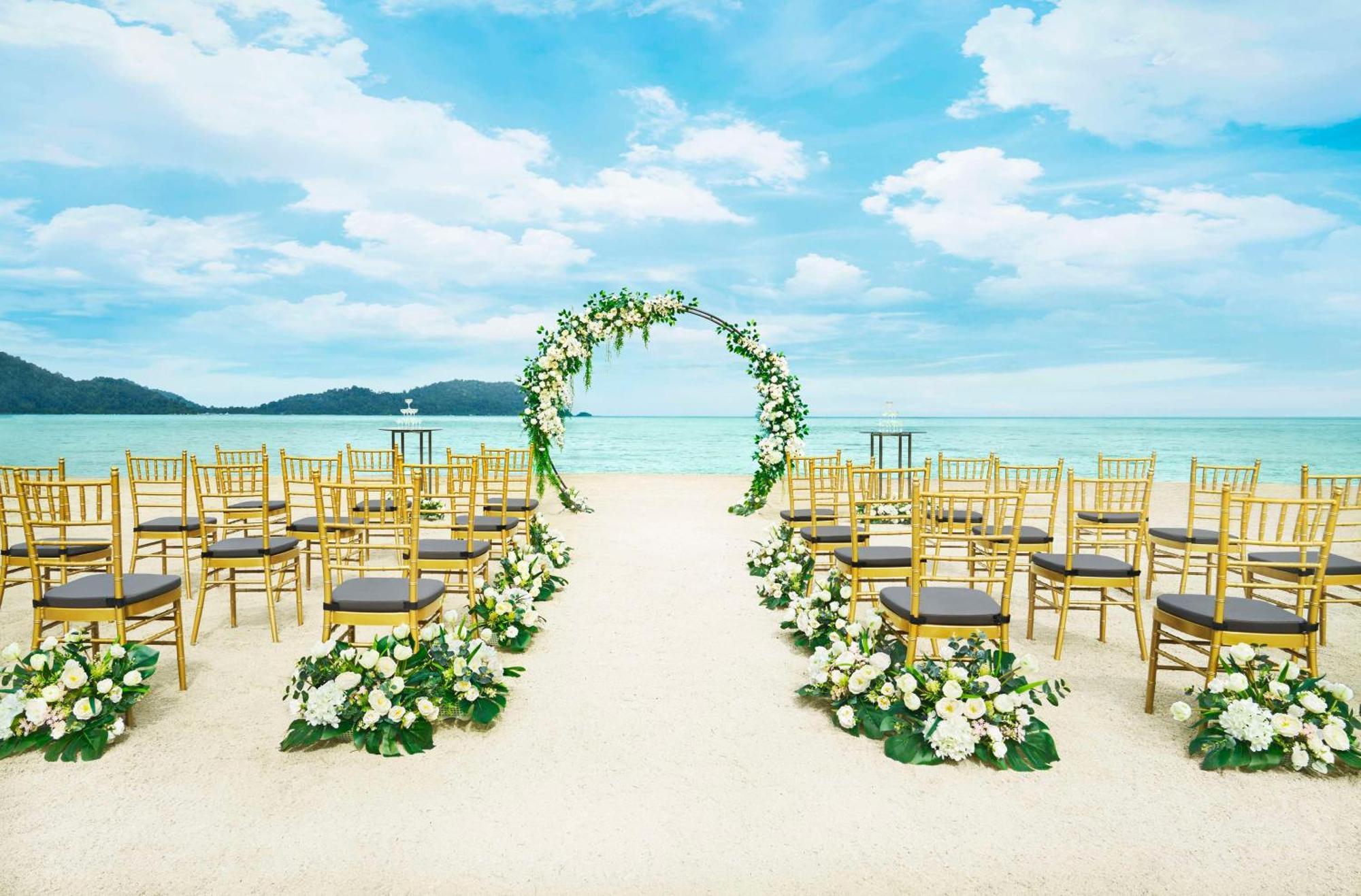 Hotel Doubletree By Hilton Damai Laut Lumut Esterno foto