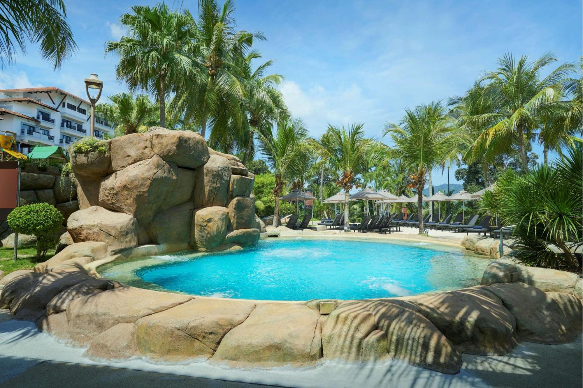 Hotel Doubletree By Hilton Damai Laut Lumut Esterno foto