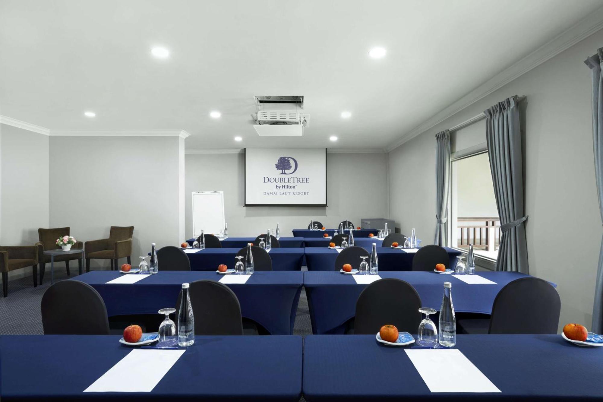Hotel Doubletree By Hilton Damai Laut Lumut Esterno foto
