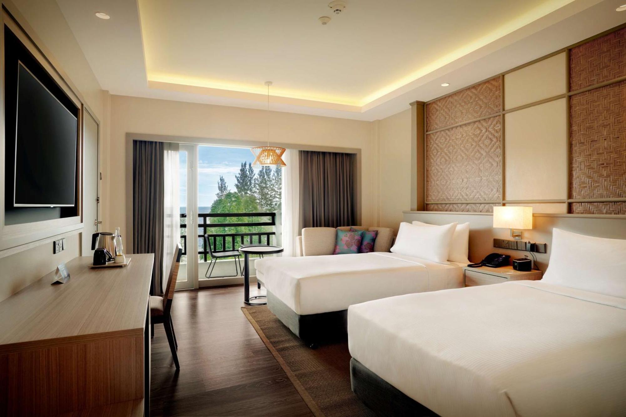 Hotel Doubletree By Hilton Damai Laut Lumut Esterno foto