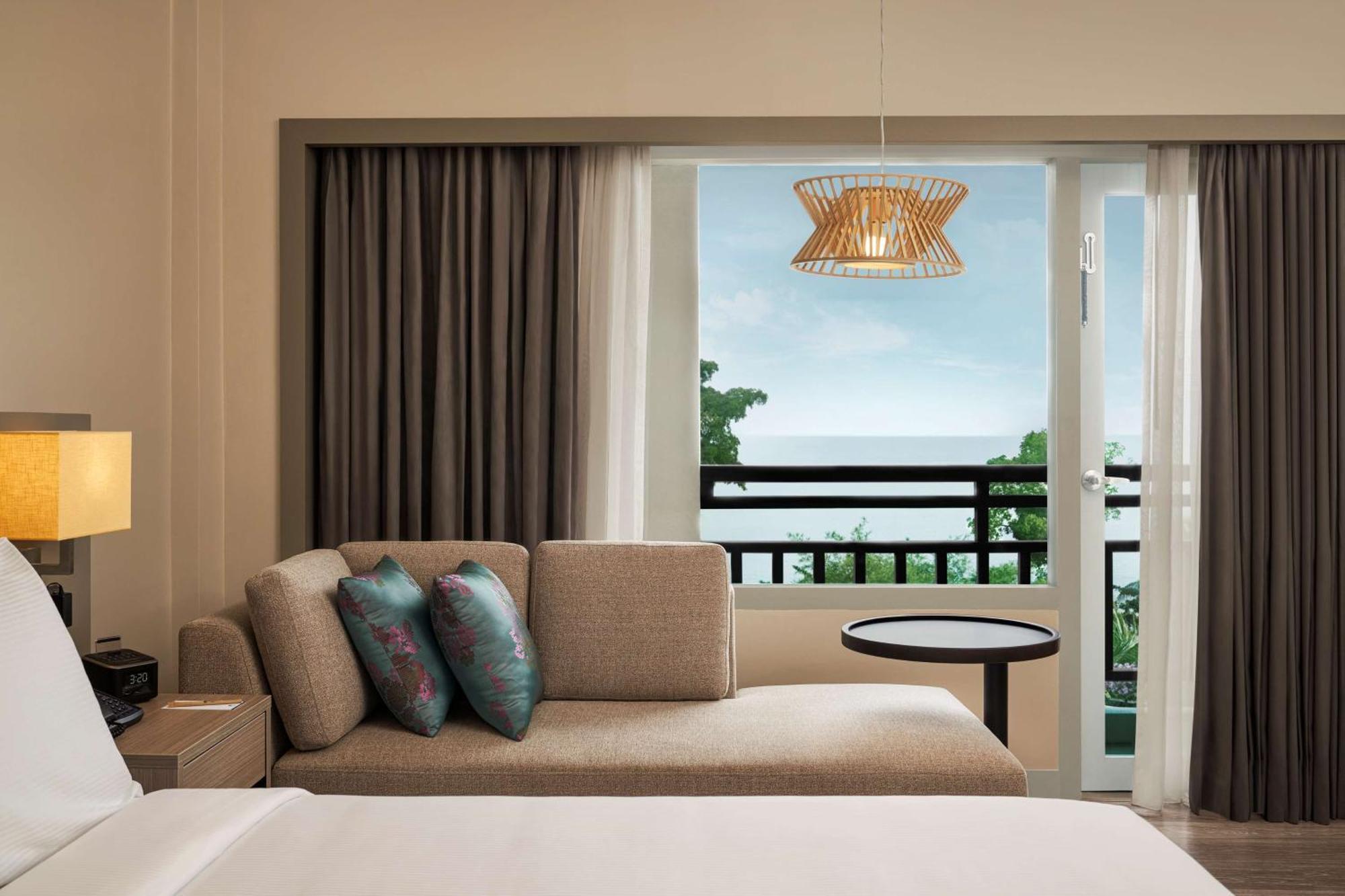 Hotel Doubletree By Hilton Damai Laut Lumut Esterno foto