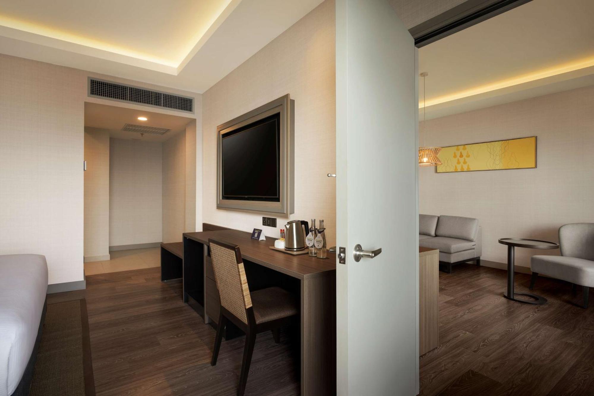 Hotel Doubletree By Hilton Damai Laut Lumut Esterno foto