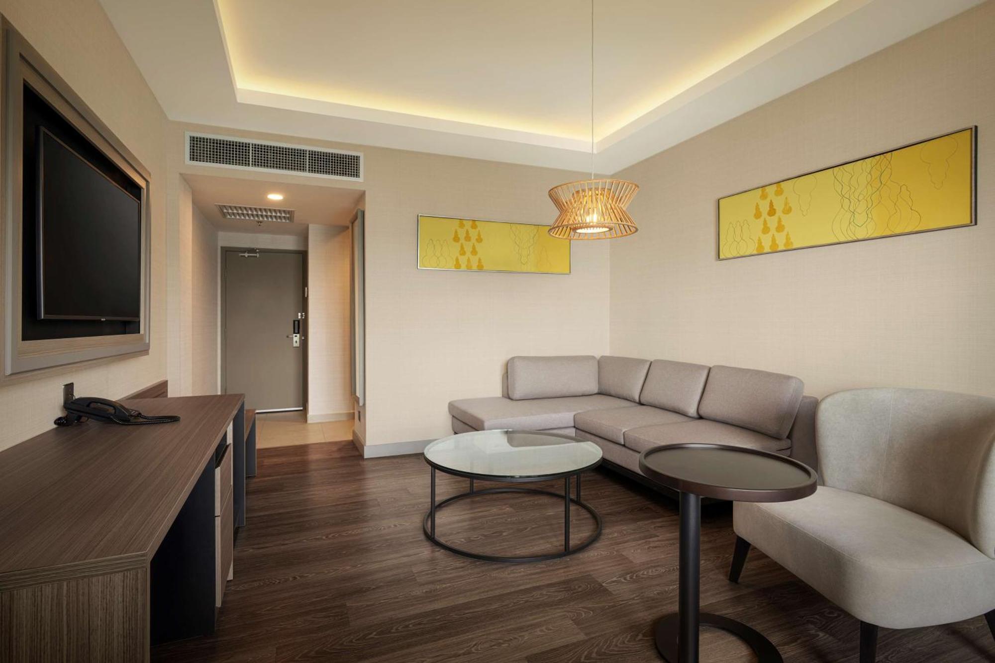Hotel Doubletree By Hilton Damai Laut Lumut Esterno foto