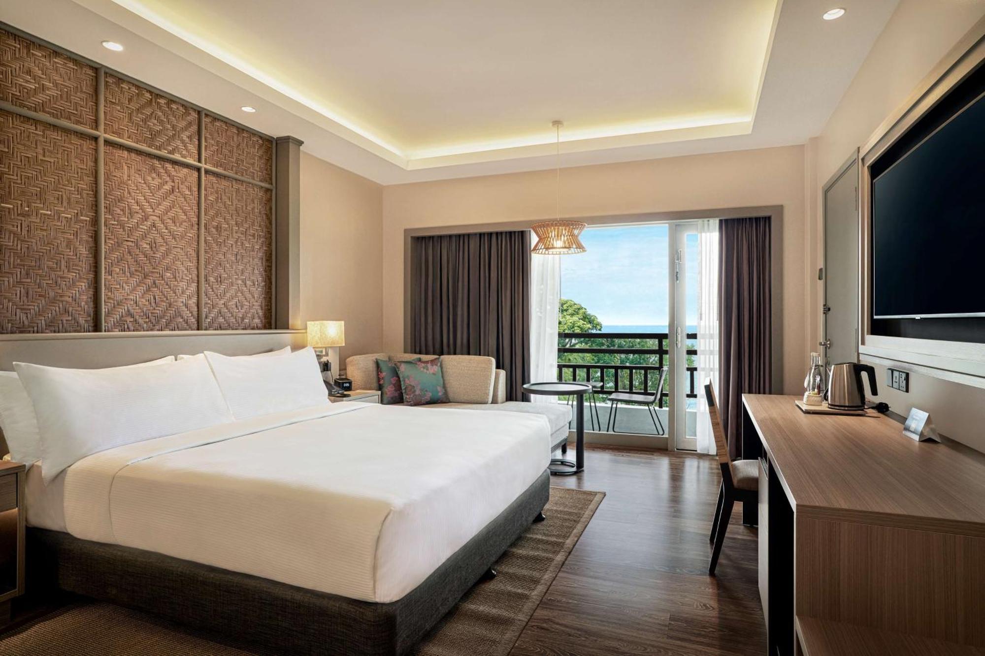 Hotel Doubletree By Hilton Damai Laut Lumut Esterno foto