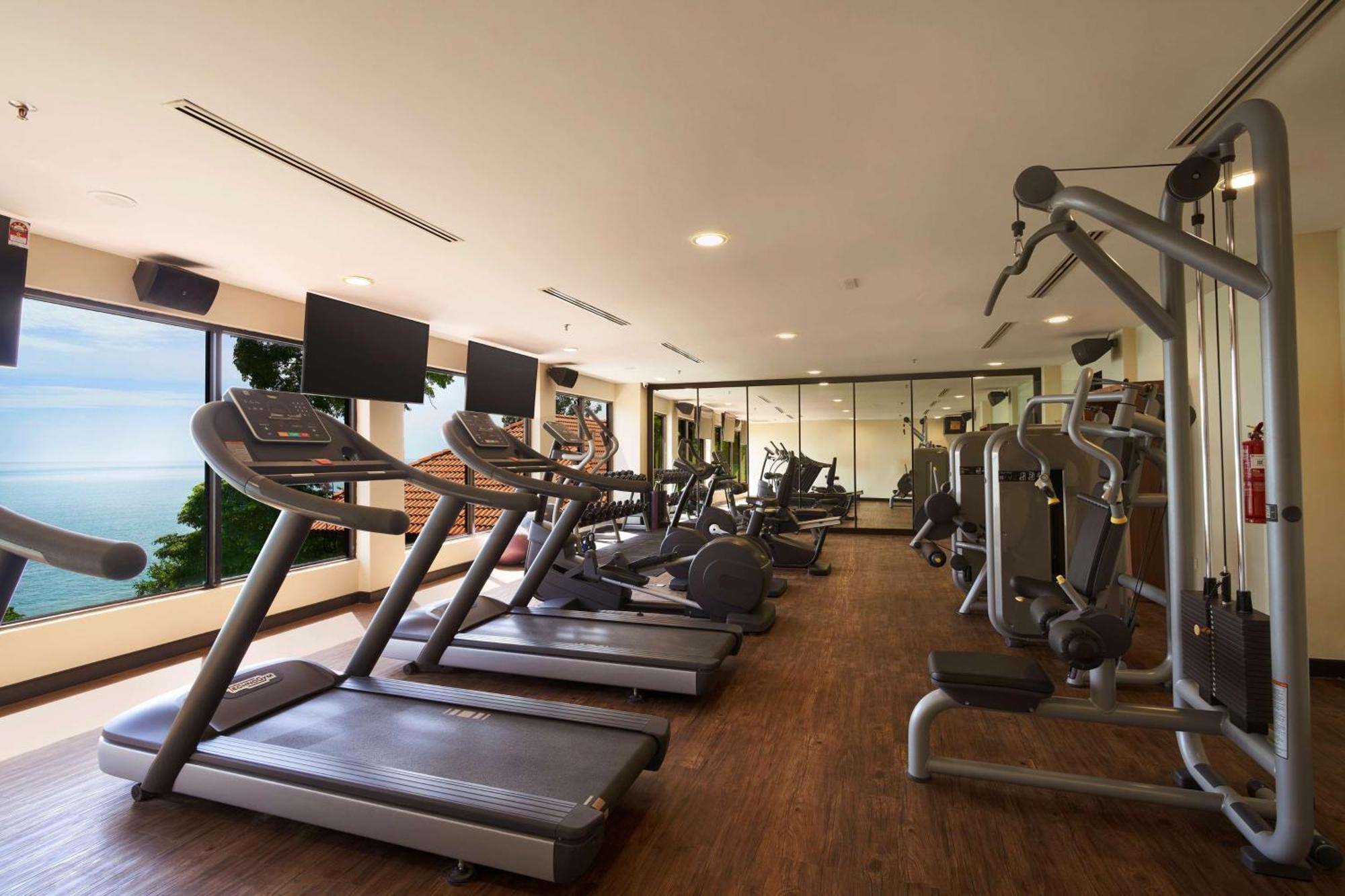 Hotel Doubletree By Hilton Damai Laut Lumut Esterno foto