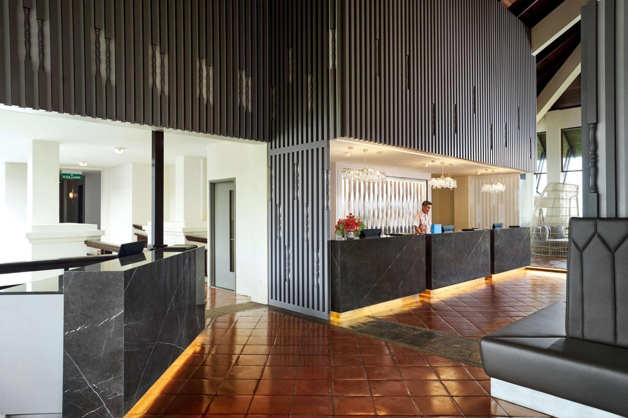 Hotel Doubletree By Hilton Damai Laut Lumut Esterno foto