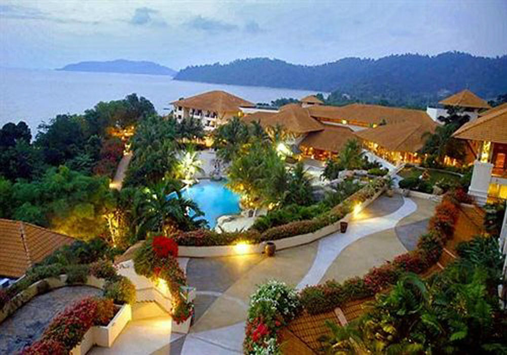 Hotel Doubletree By Hilton Damai Laut Lumut Esterno foto